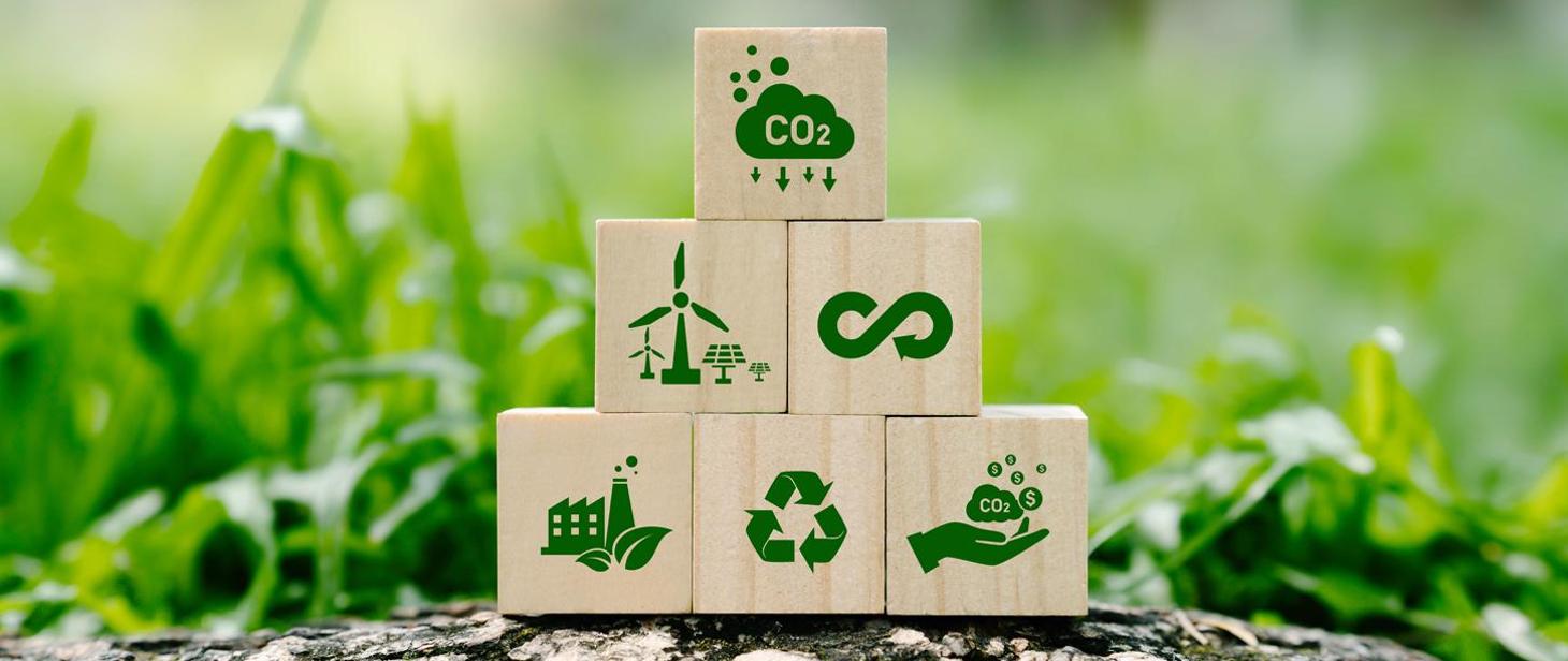 Symbolika gospodarki obiegu zamkniętego — CO2, recykling, energia odnawialna